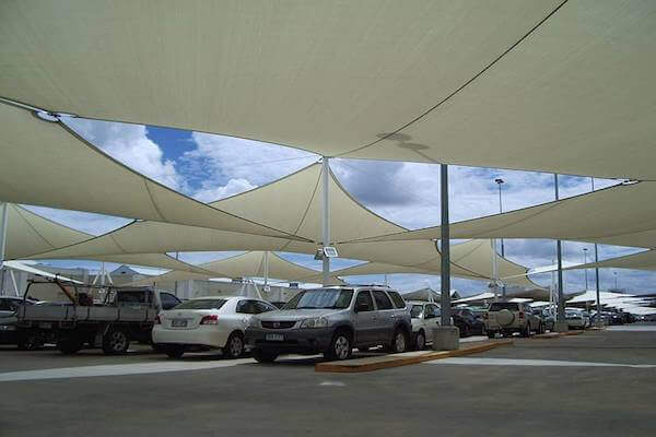 CPREMTR500: Voile d’ombrage triangulaire 'Coolaroo Premium' 5m x 5m x 5m